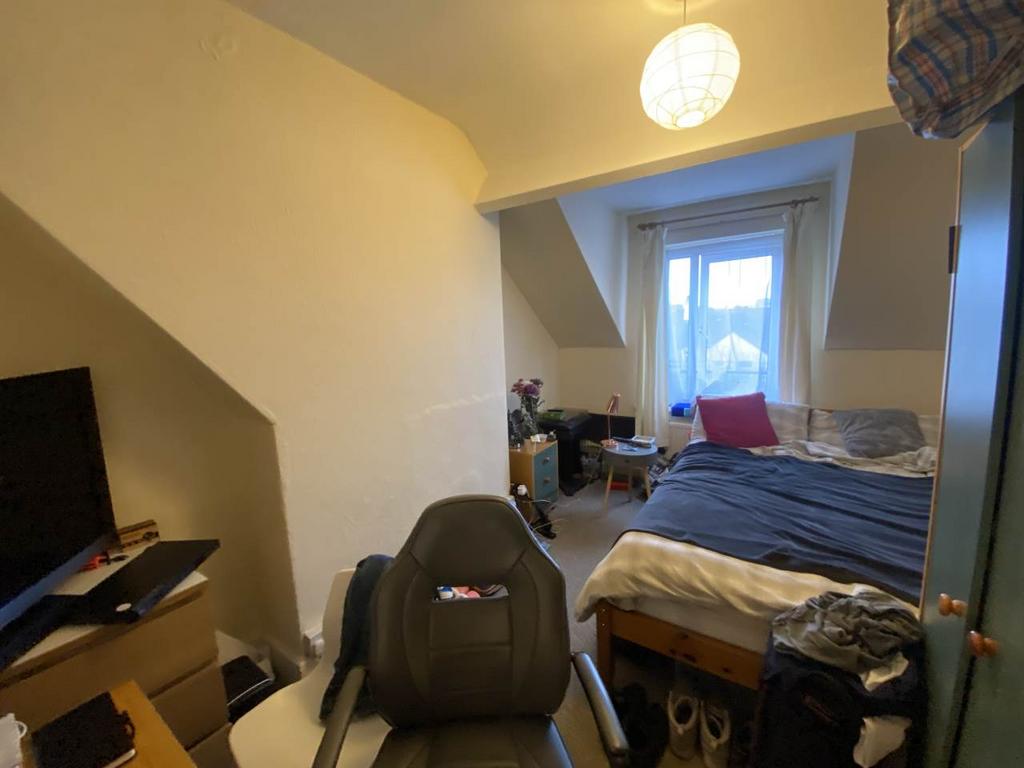 Bedroom 6 - Attic Re