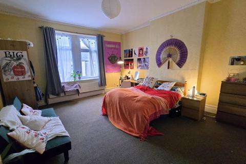 7 bedroom terraced house to rent, Donald Street, Roath, Cardiff