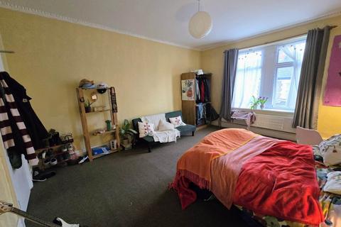 7 bedroom terraced house to rent, Donald Street, Roath, Cardiff