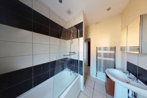 2 bedroom flat to rent, Addison Street, Nottingham NG1