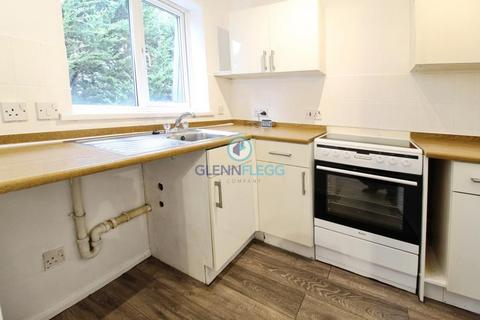 1 bedroom flat to rent, The Drive, Langley