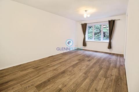 1 bedroom flat to rent, The Drive, Langley