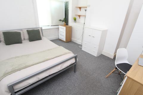 4 bedroom semi-detached house for sale, Dunkirk Road, Nottingham NG7