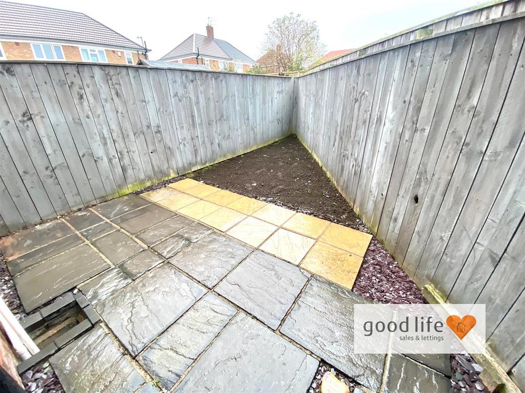 20251003 113432607 i OS14riddingroad.jpg