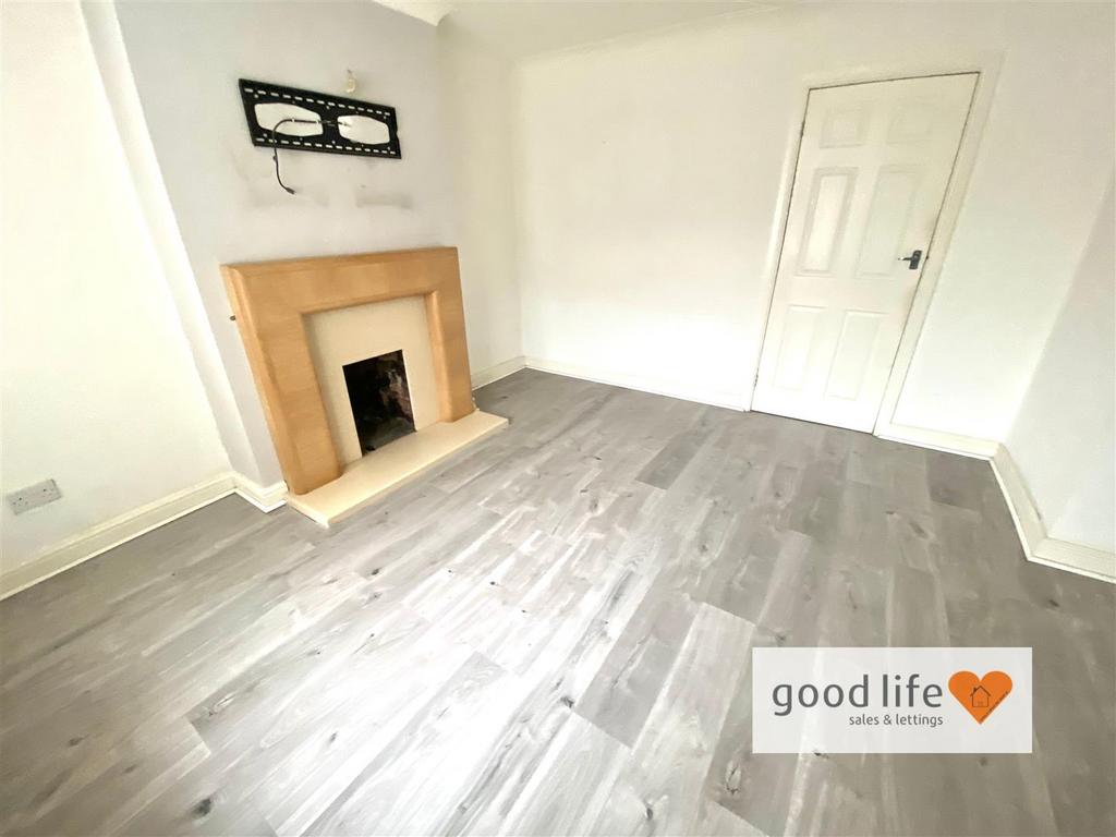 20251003 113337975 i OS14riddingroad.jpg