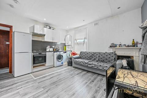 1 bedroom flat for sale, Gleneldon Road, London SW16
