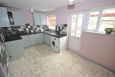 3 bedroom semi-detached house for sale, Grampian Way, Thorne