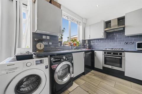 undefined, Litchfield Avenue, Sutton