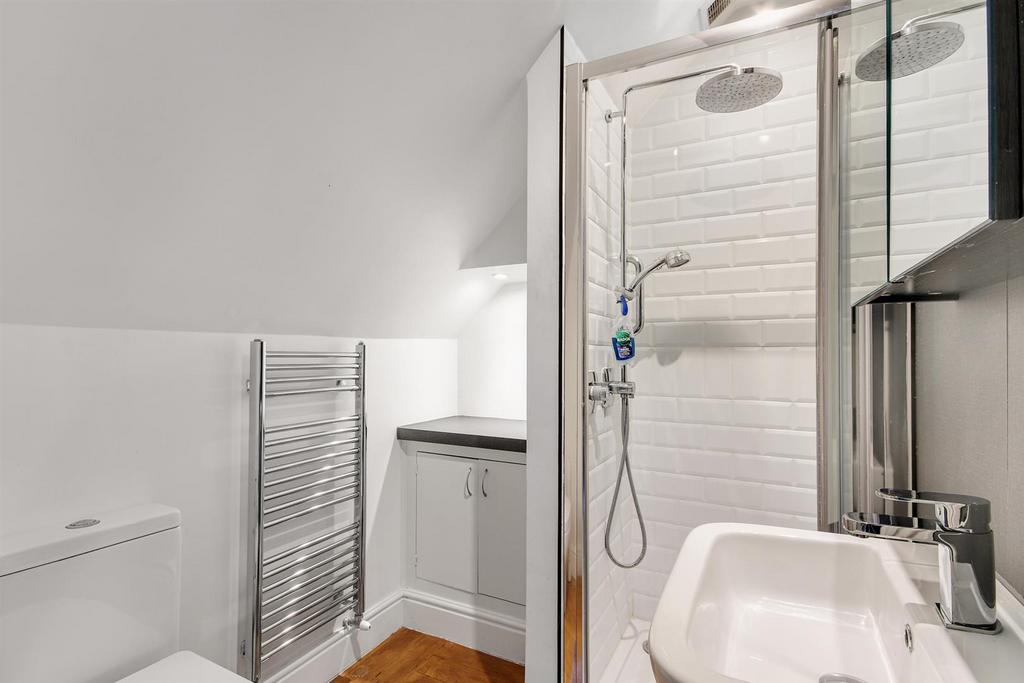 14 - Ensuite.jpg