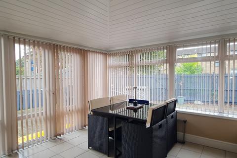 2 bedroom bungalow for sale, Ogilvie Square, Wiltshire SN11