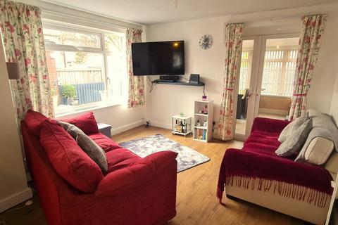 2 bedroom bungalow for sale, Ogilvie Square, Wiltshire SN11