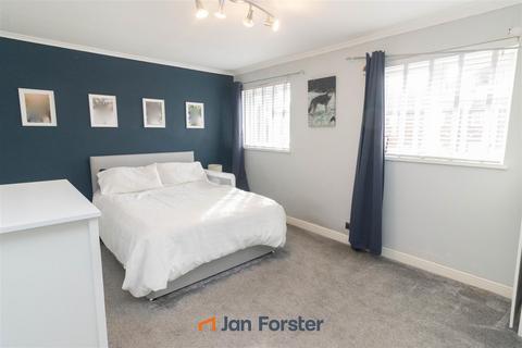 3 bedroom townhouse for sale, Netherton Avenue, North Shields