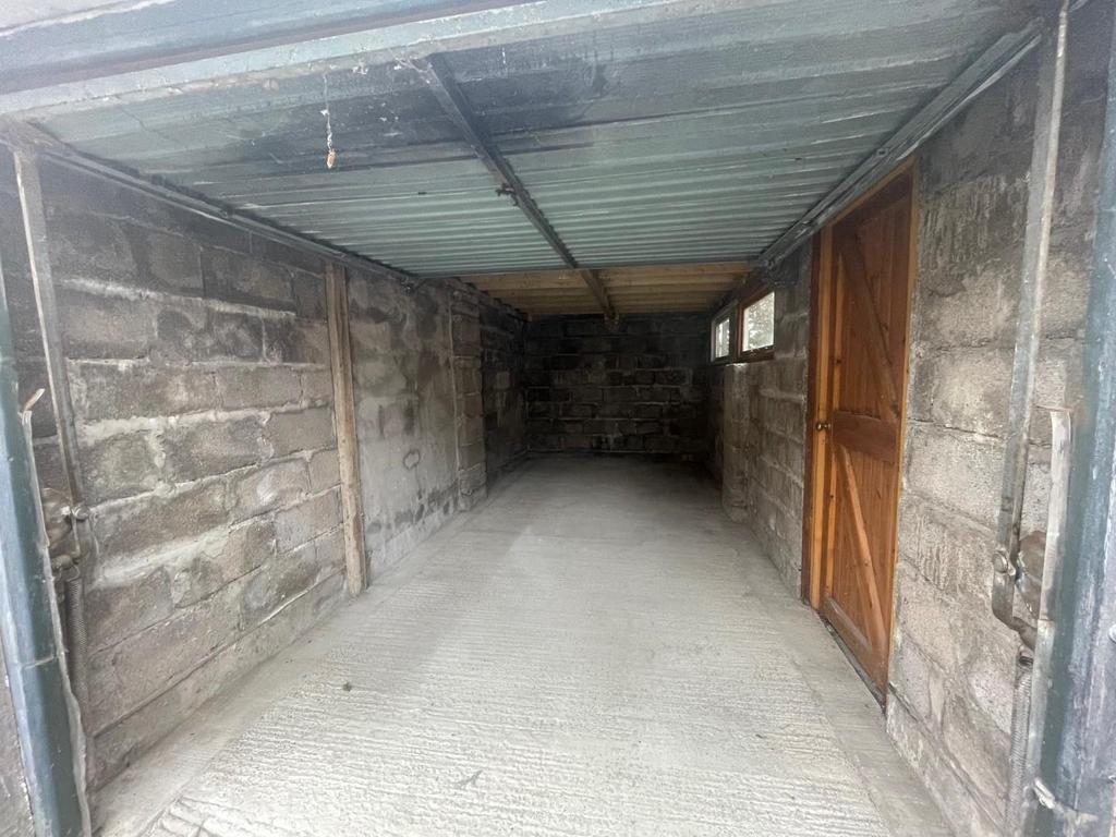 Internal I.jpg