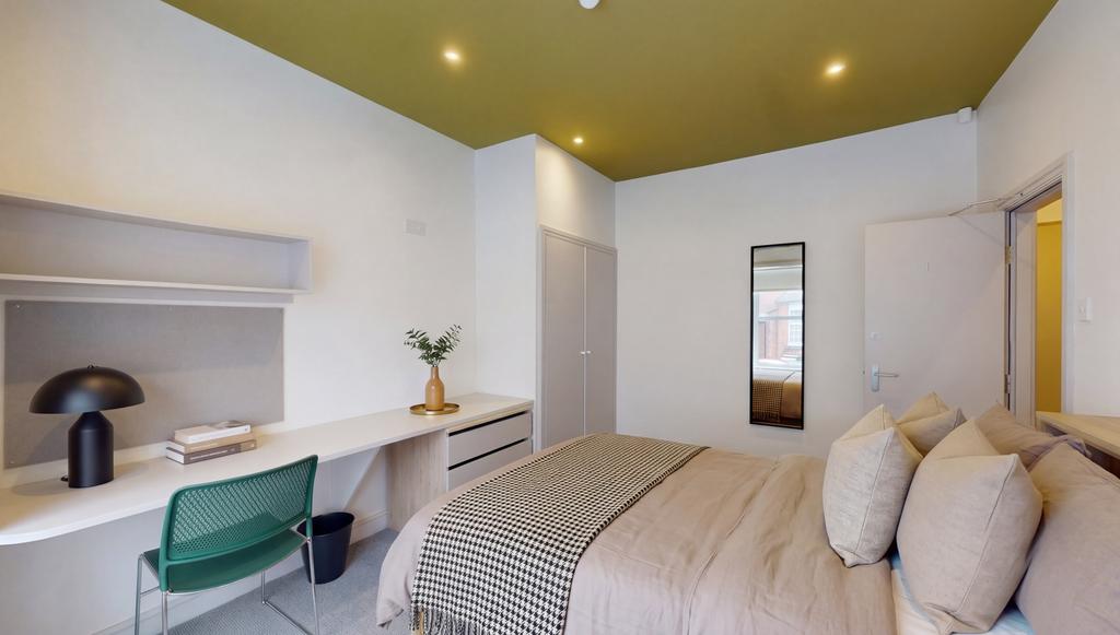 House in Leeds, Headingley Hill, Hyde Park - View 3