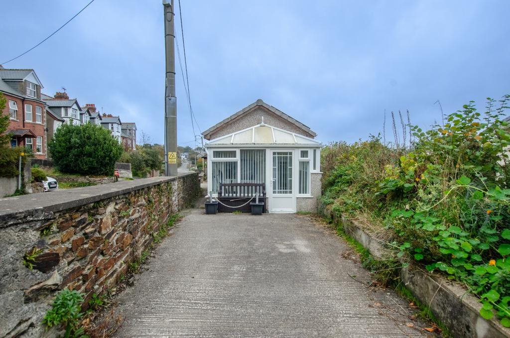Ittle Towan TPS Bodmin 01208 74182-2
