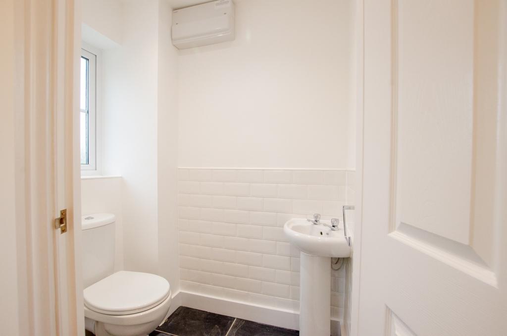 70 Du Maurier Drive TPS Bodmin 01208 74182-15