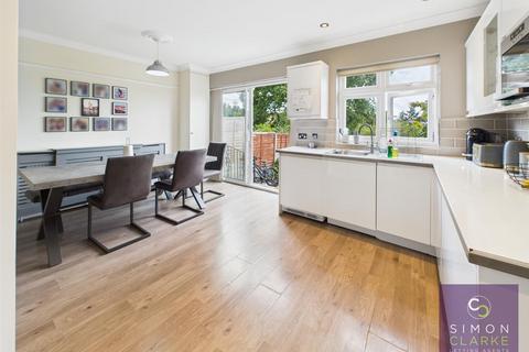 undefined, Great North Road, Barnet, EN5