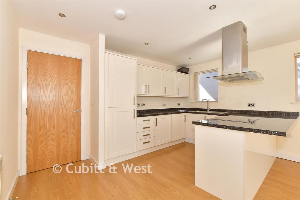 Lounge/Kitchen