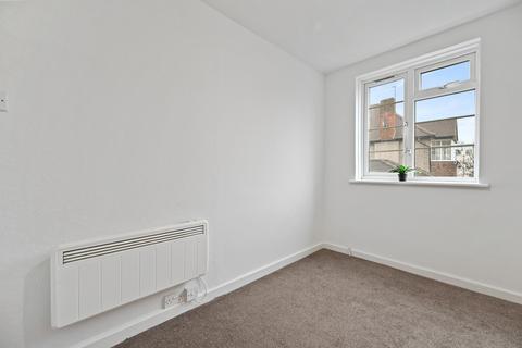 2 bedroom flat for sale, Beech Lawns, Finchley London N12