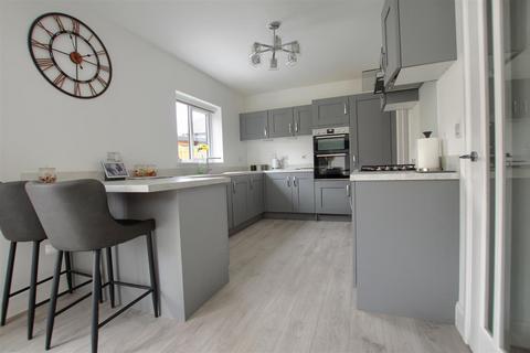 5 bedroom detached house for sale, Farmstead Street, Acklam