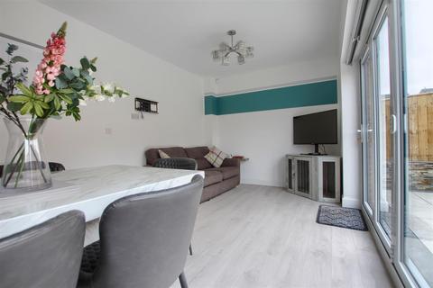 5 bedroom detached house for sale, Farmstead Street, Acklam