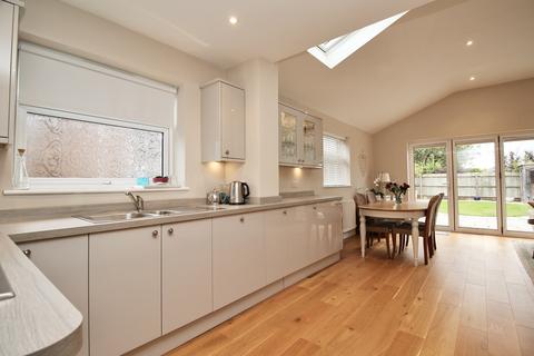 12 Brookleigh, Street, BA16 0NU
