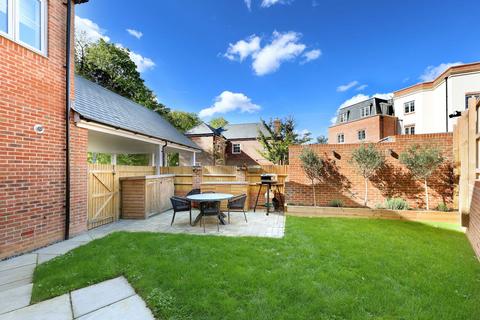 3 bedroom semi-detached house for sale, Kendrick Avenue, Wilton Park, Beaconsfield, Buckinghamshire, HP9