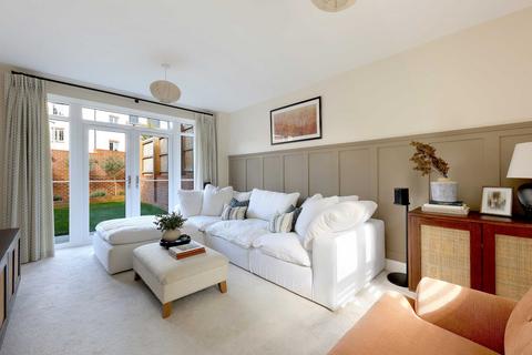 3 bedroom semi-detached house for sale, Kendrick Avenue, Wilton Park, Beaconsfield, Buckinghamshire, HP9