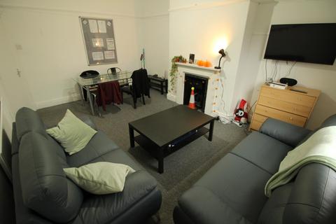 5 bedroom house to rent, Kelso Road, Leeds LS2