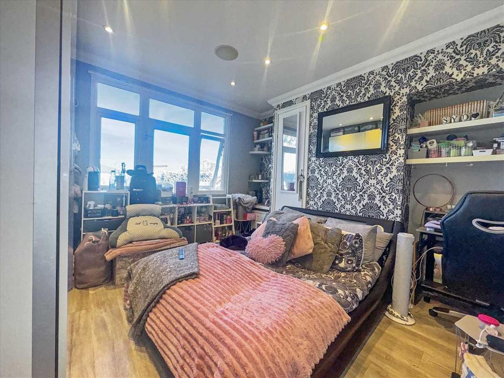 Ground floor bedroom
