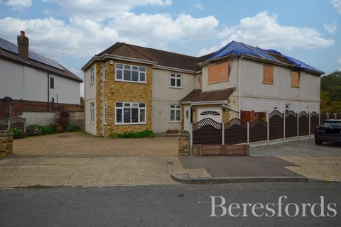 5 bedroom detached house for sale, Links Avenue, Gidea Park, RM2