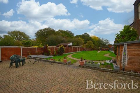 5 bedroom detached house for sale, Links Avenue, Gidea Park, RM2