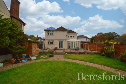 5 bedroom detached house for sale, Links Avenue, Gidea Park, RM2