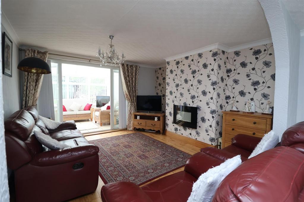Living Room/Dining Room