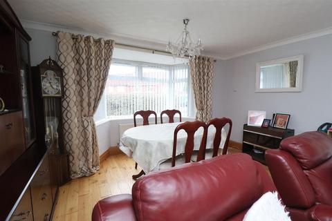 3 bedroom semi-detached house for sale, Ramsden Crescent, Worksop S81