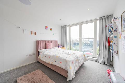 2 bedroom flat for sale, Western Gateway, Docklands, London, E16