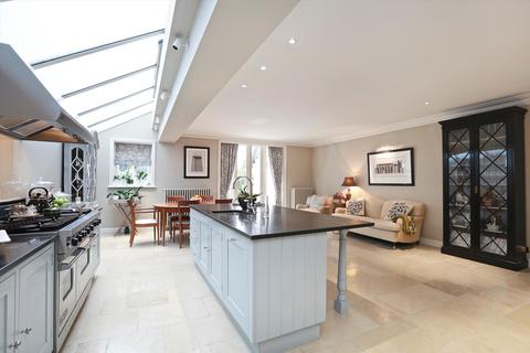 undefined, Earl's Court Square, London, SW5