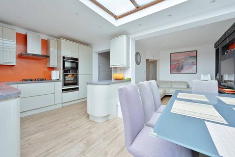 4 bedroom end of terrace house for sale, The Fairway, Northolt, UB5