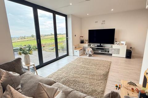 3 bedroom detached house for sale, Heath Hill Road, Halifax HX2