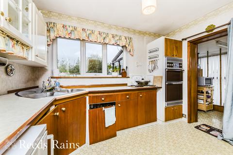 3 bedroom bungalow for sale, Davidson Avenue, Cheshire CW12