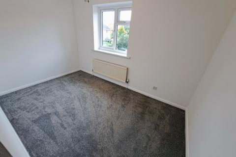 2 bedroom semi-detached house to rent, Newlands, Ashford