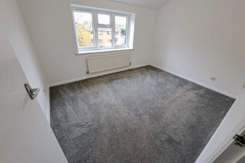 2 bedroom semi-detached house to rent, Newlands, Ashford