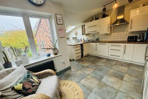 29 Beauchamp Road, Warwick, CV34 5NU