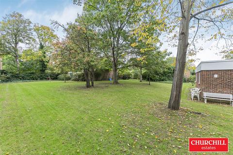 2 bedroom flat for sale, Selworthy Close, Wanstead