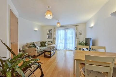 2 bedroom flat to rent, Dorset Road, Merton, London, SW19