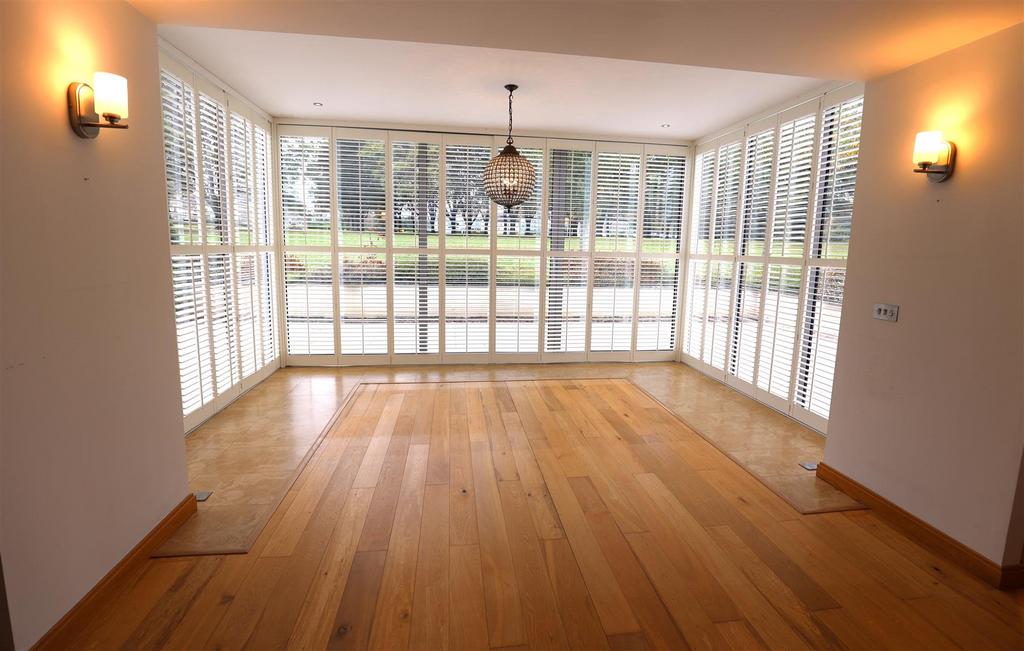 Dining area .JPG