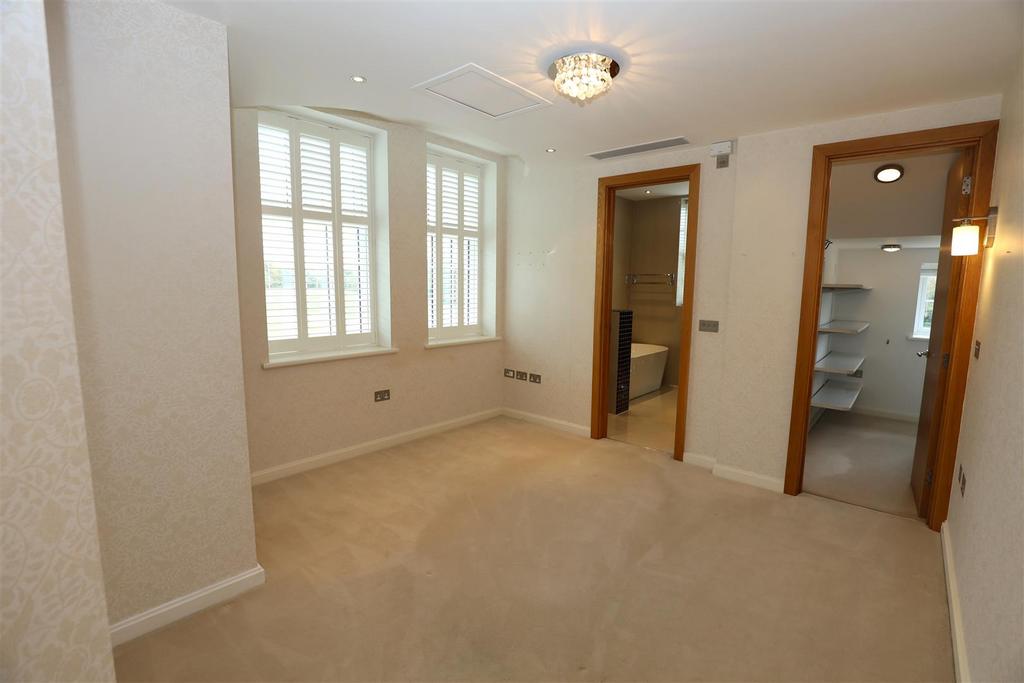 Bedroom 1 .JPG