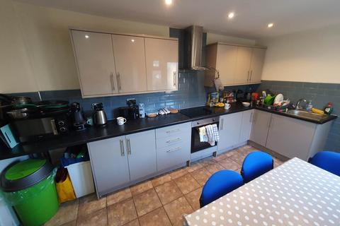 6 bedroom semi-detached house to rent, Wyeverne Road, Cathays, Cardiff