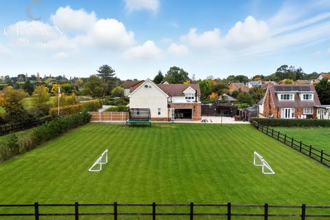 4 bedroom detached house for sale, Old Bell Lane, Rettendon Common, Chelmsford