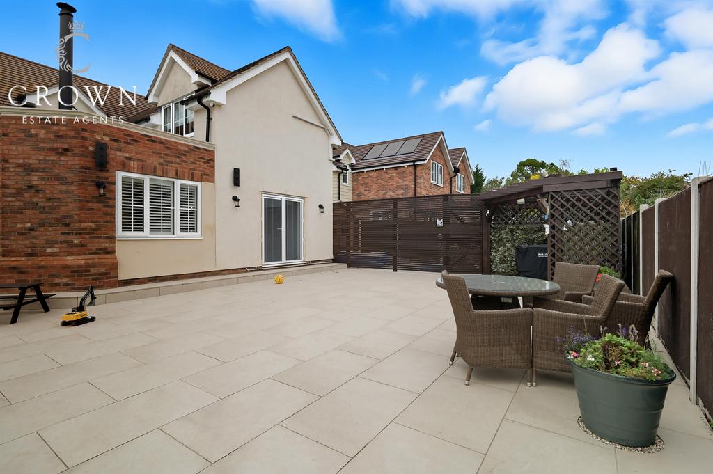 Large Patio Area Ideal for Entertaining